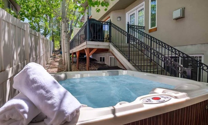 Midvale House | Gorgeous Modern Home! Hot Tub * Park * Near Skiing