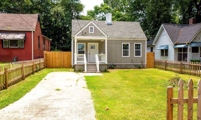 Washington Park House | Gorgeous new home minutes away from downtown ATL