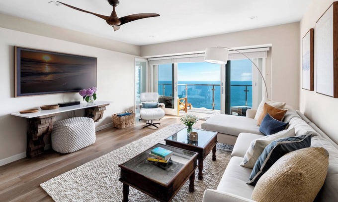 Pacific Palisades Condo | Gorgeous Ocean Views - Santa Monica Adjacent - 2BR