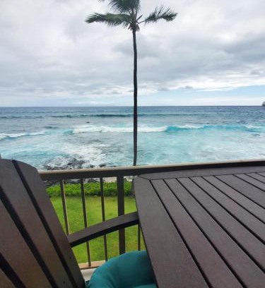 Historic Kailua Village Apartment | Gorgeous Oceanfront Condo, Kona Reef Resort A25, 3rd Floor