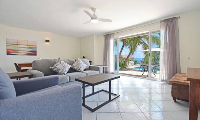 Pelican Key Apartment | Gorgeous Oceanview Apartment W/Generator