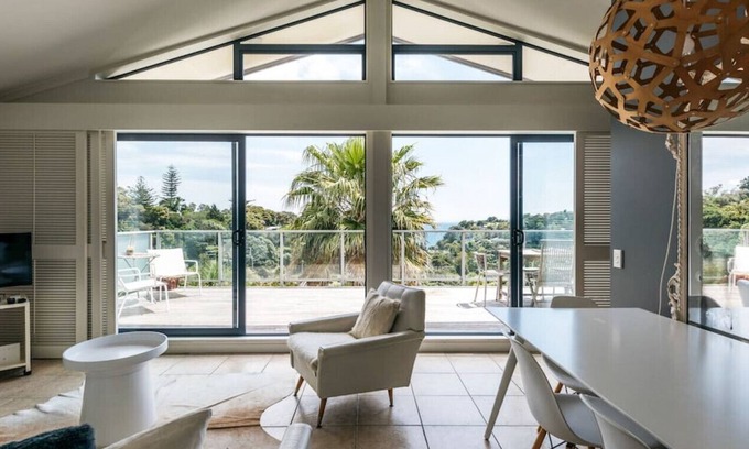 Palm Beach Apartment | Gorgeous one bedroom Villa
