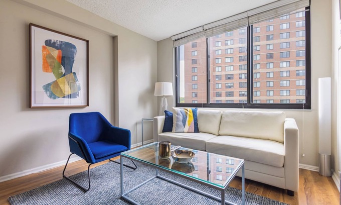 White Plains Apartment | Gorgeous One Bedroom - 5-min Walk from Metro-North