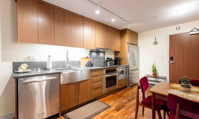 Mount Pleasant Apartment | Gorgeous & Relaxing ~ 5*Location ~ Workspace ~ Gym