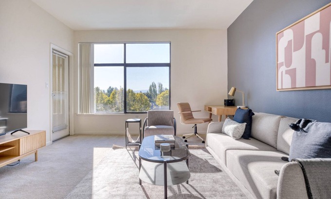 San Jose Apartment | Gorgeous San Jose 1BR w/W/D, Gym & Pool, nr Caltrain, by Blueground