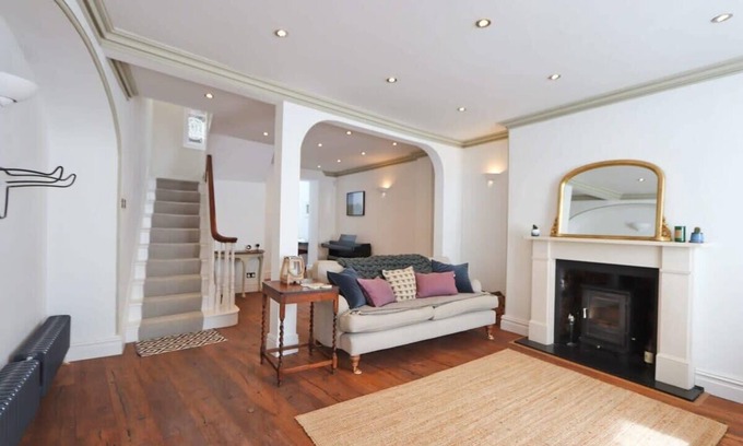 Clifton House | Gorgeous three bedroom townhouse in Clifton