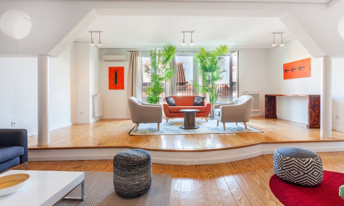 Centro Apartment | Gran Via Terrace apartment in Madrid