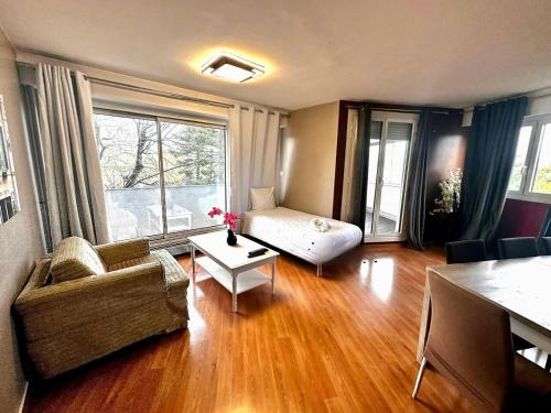 Breche - Prefecture Apartment | Grand 4 pièces +espace bureau à 20 min Paris !