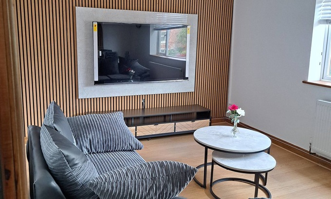 Trafford Apartment | Grand Apartments Stretford