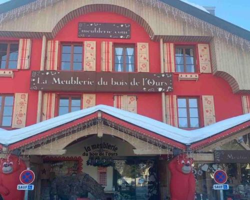 Les Rousses Apartment | Grand appartement aux Rousses au dessus de la Meublerie du bois de l'ours