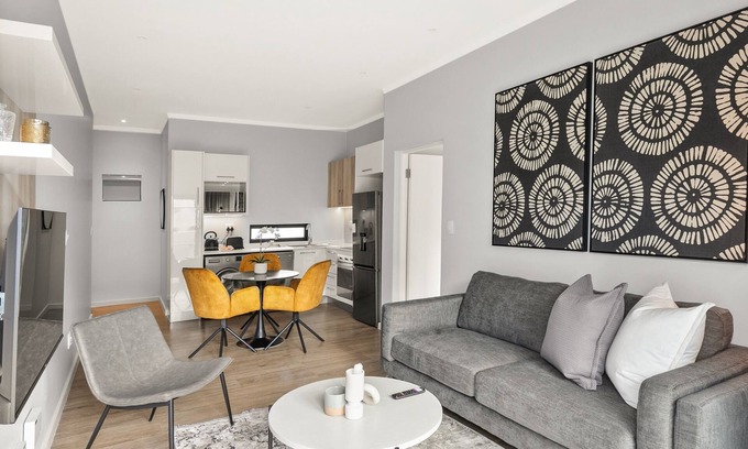 Greater Johannesburg Metropolitan Area Apartment | Grand | Brand New | 2 Bed | Rosebank