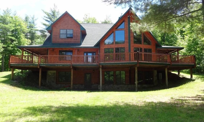 Jay House | Grand Ebs View Lodge, Ultimate Log Luxury, Stunning Views, Hot Tub & Sauna, EV Charger, 3D Tour