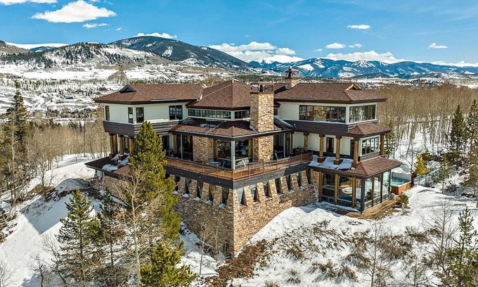 Silverthorne House | Grand Estate in Summit County: Private Retreat Near Colorado World-Class Skiing