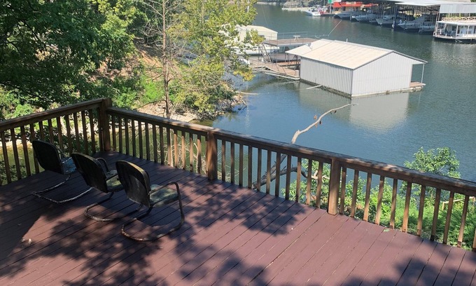 Eucha House | Grand Lake Waterfront in beautiful Dripping Springs