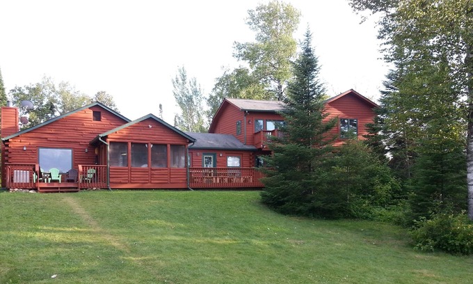 Grand Marais Cabin | Grand Marais Deviltrack Lake Home!