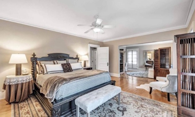 Green Bay House | Grand Suite in B&B Historical 1896 Georgian Revival Manor in Green Bay