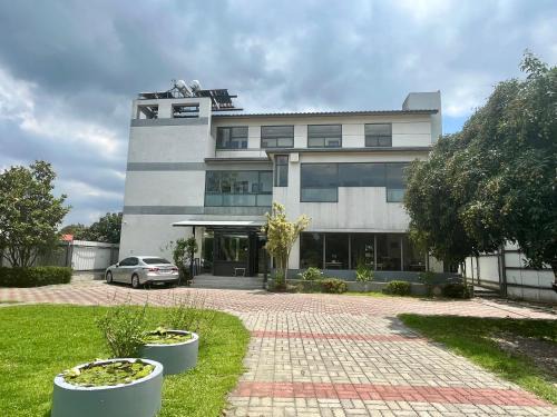 Baihe House | Grand Uncle