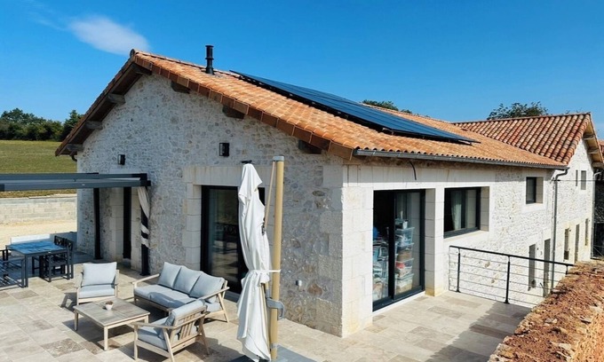 Varaignes House | Grande Maison Confortable à la Campagne. Idéal Pour les Retrouvailles en Famille