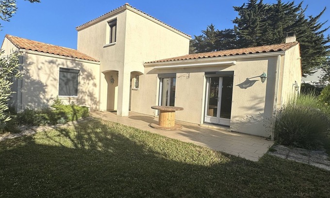 Angoulins Bed & Breakfast | Grande Maison de 145 m2 sur Terrain de 700 m2