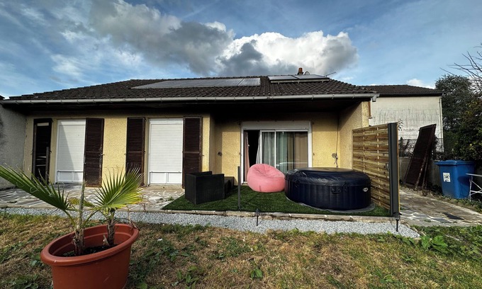 Limoges House | Grande Maison Familiale Avec spa Gonflable