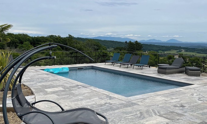 Forcalquier House | Grande Villa Moderne Avec Piscine et 5 Chambres sur Grand Terrain
