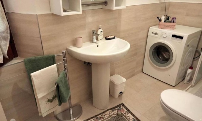 Casola in Lunigiana House | Grandma's House - Queen Room with Balcony