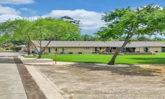 Granite Bay House | Granite Bay Getaway - Relaxing oasis with Jacuzzi.
