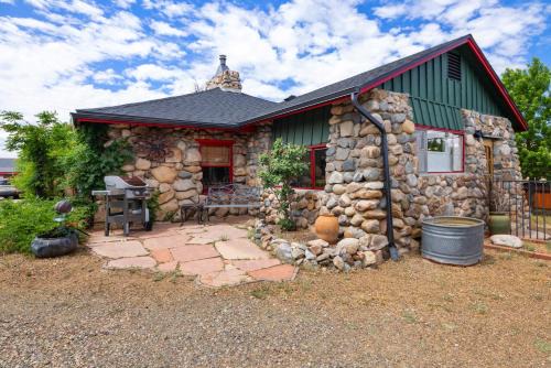 Prescott House | Granite Dells 1-br House Timeless Dcor Trails