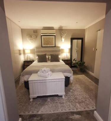 Strand Apartment | Gray Cottage