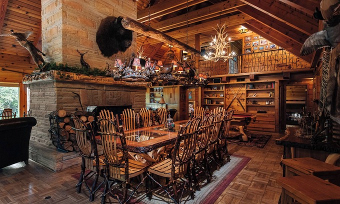 Grayling House | Grayling Gem Royal Stag Lodge