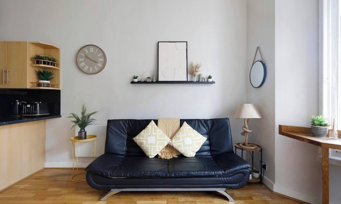 Hove Apartment | ☀️Great 2 bedroom apt by the beach and town☀️