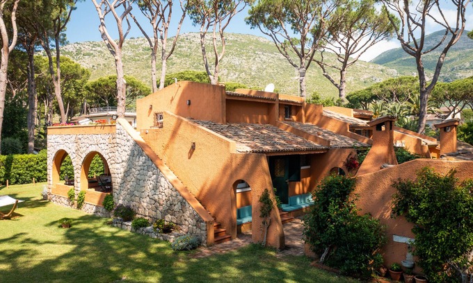 Latina Lido Villa | Great Dune beachfront villa with exclusive direct access to the 50m beach