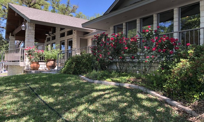 Kingsland House | Great Family Fun with lots of space for everyone!