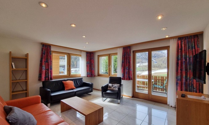 Saas-Fee Apartment | Great flat in Haus Azurit, right on the ski piste