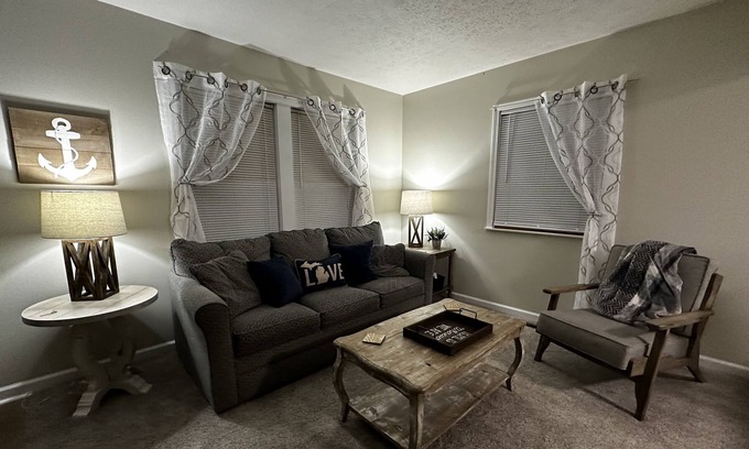 Grand Haven Apartment | Great Grand Haven location & pet-friendly too!