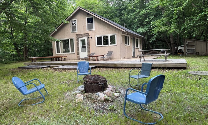 Clitherall House | Great little getaway on West Battle Lake! -Sleeps 7, A/C, nice frontage, private