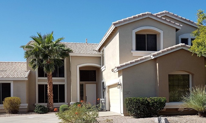 Chandler House | Great location, 6BR/4BA, heated pool/hot tub.