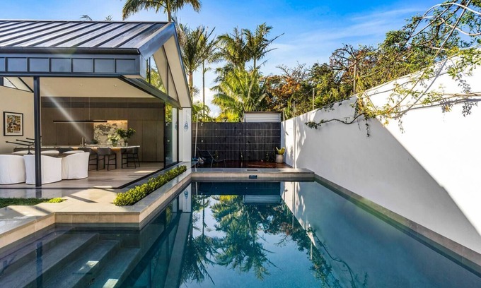 Ponsonby House | Great Location and Stunning Pool