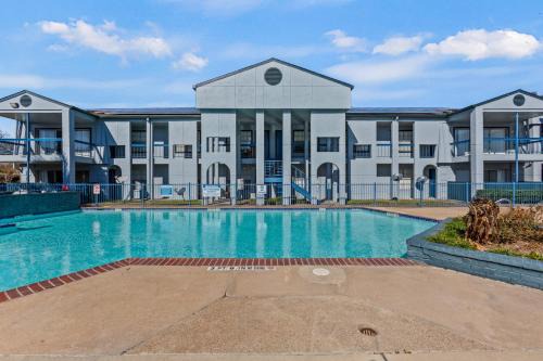 El Lago House | Great Location next to Kema, NASA, Ocean, Houston