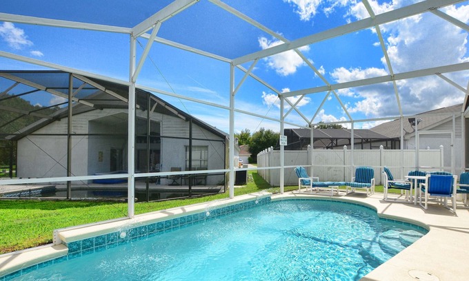 Indian Point House | GREAT LOCATION, PRIVATE POOL, SPACIOUS BEDROOM, FREE WIFI!!
