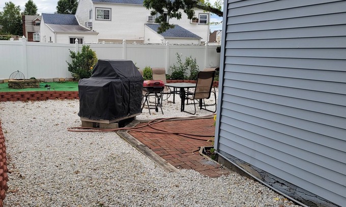 Freeport's Nautical Mile House | Great place to get close to the nautical mile