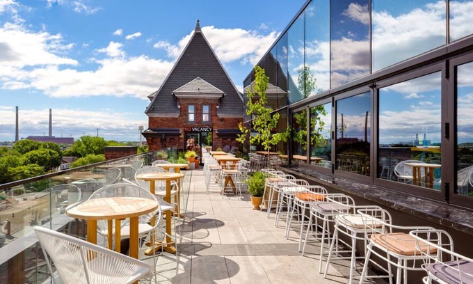 Riverside House | Great Relaxing Overnight Stay! 2 Convenient Units, Rooftop Bar, Coffeehouse