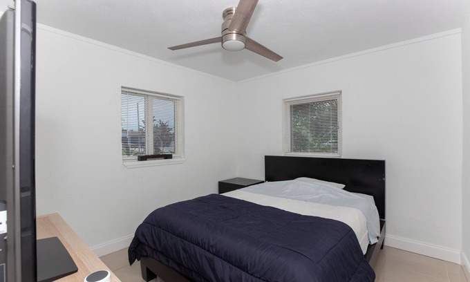 North Andrews Gardens Apartment | Great Room in Awesome Location