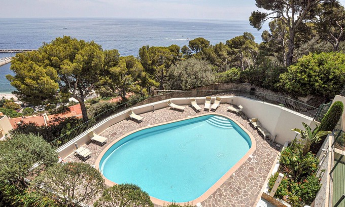 Cap d'Ail Apartment | Great vacation apartment with shared pool and lovely sea view.