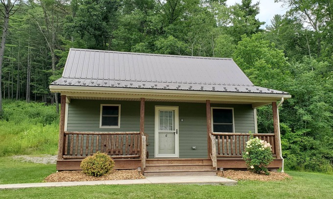 Wellsboro Cabin | Great Valley Cabin 4 - Comfortable Cabin Retreat in the Heart of the PA Wilds