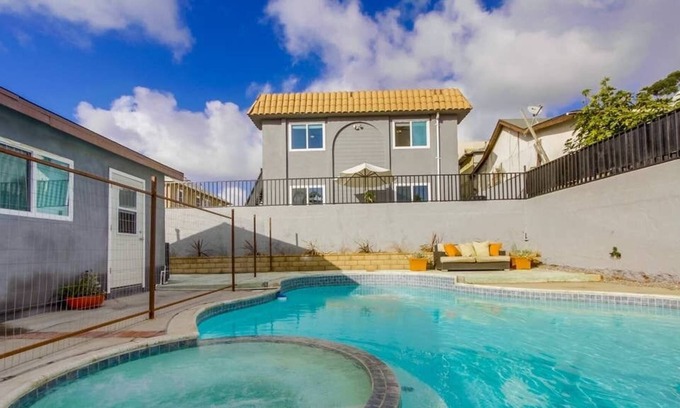 Grant Hill Apartment | Great Views Newly remodeled 2 bedroom in Downtown