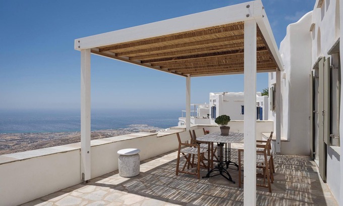 Tinos Town Apartment | Green 1 by Morfes Luxury Apartments
