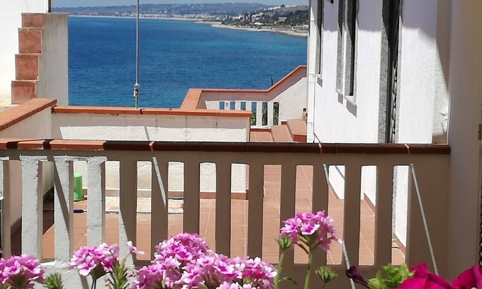 Marina San Gregorio House | GREEN BAY HOUSE 100 meters from the sea