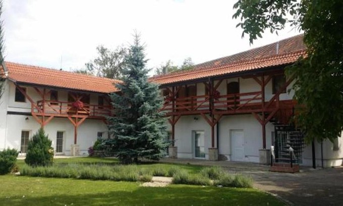 Tursko House | Green Club