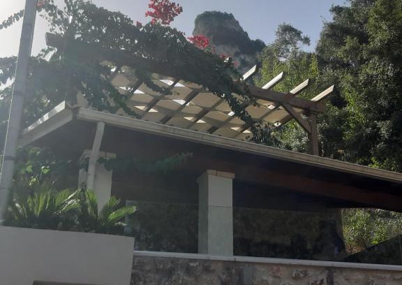 Agios Gordios Villa | Green Rock Villa - gardens, playground and close to beach!